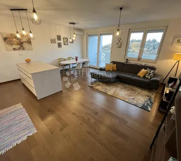 Dvosoban stan sa parkingom na Trsatu! - cover