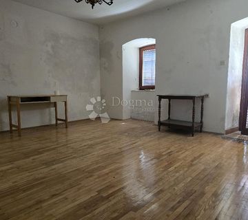 Marčelji,kuća sa okućnicom,garažom - cover