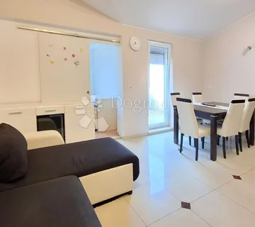 POREČ - Stan sa dvije spavaće sobe 3km od grada - cover