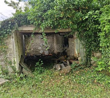 Prekrasna starina za adaptaciju u okolici Buzeta - cover