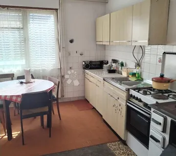 Kuća sa zemljištem na prodaju - odmah useljiva ! - cover