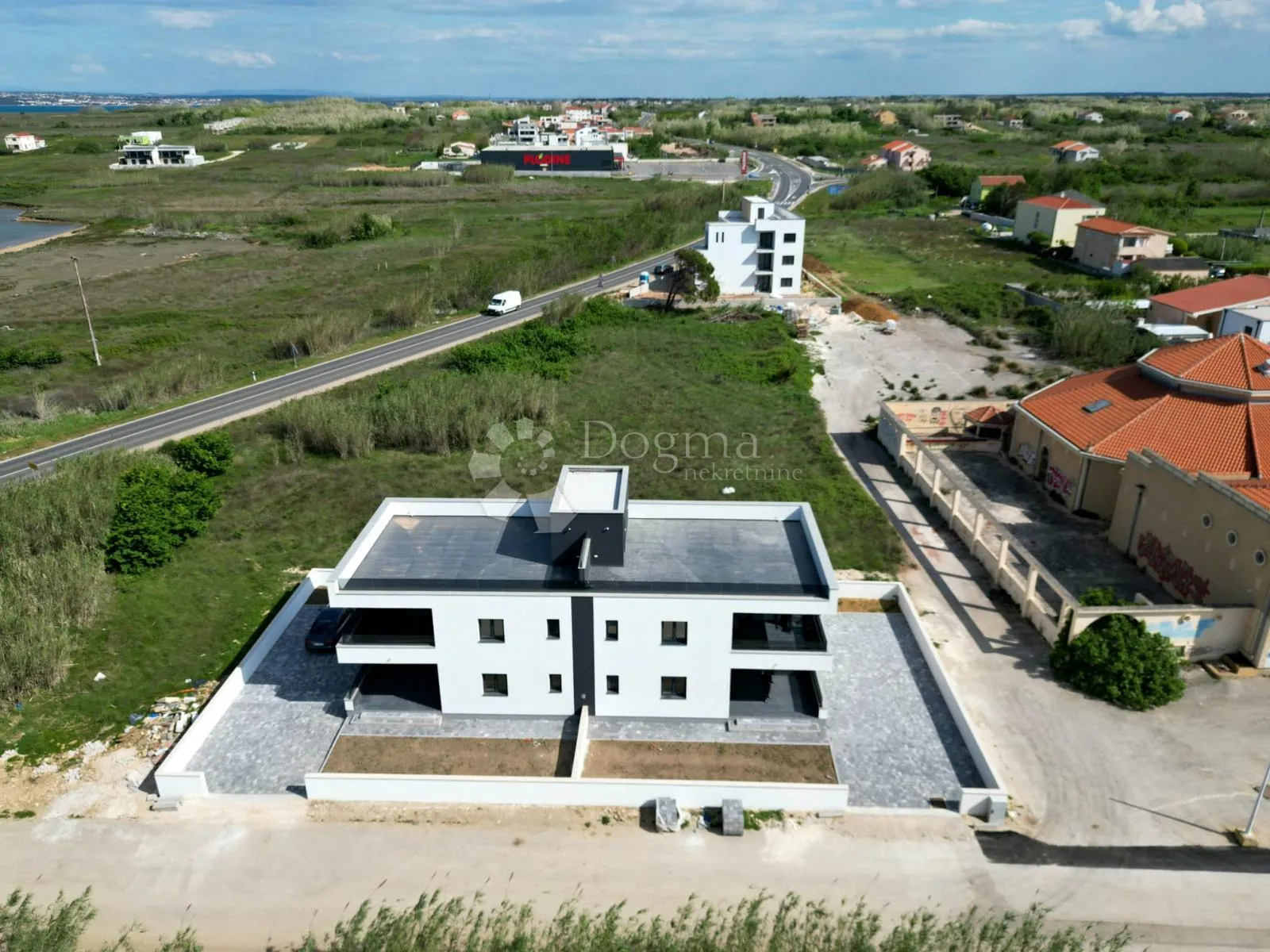PRIVLAKA -  MODERAN PENTHOUSE - KROVNA TERASA - cover