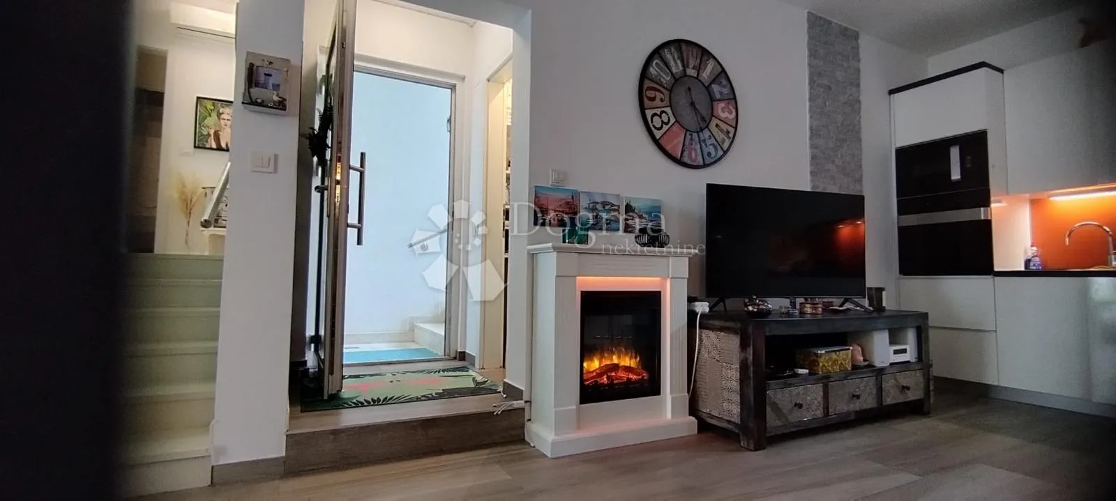 NJIVICE APARTMAN 150 M OD MORA - cover