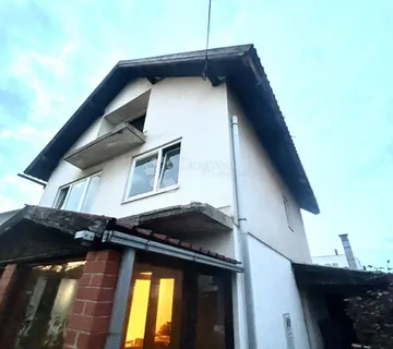 Savršena prilika u Samoboru - Obiteljski dom - cover