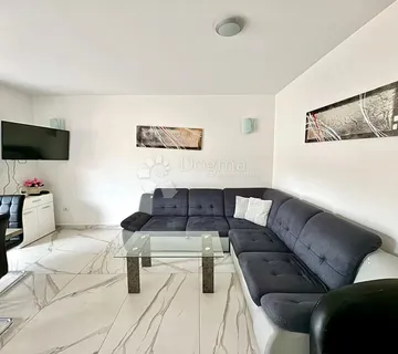 FAŽANA STAN NA 1. KATU - 350M OD MORA - cover