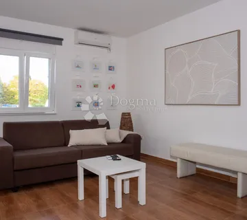 Stan/apartman u Ninu, 50m od mora! Namješten+parkirno mjesto! - cover