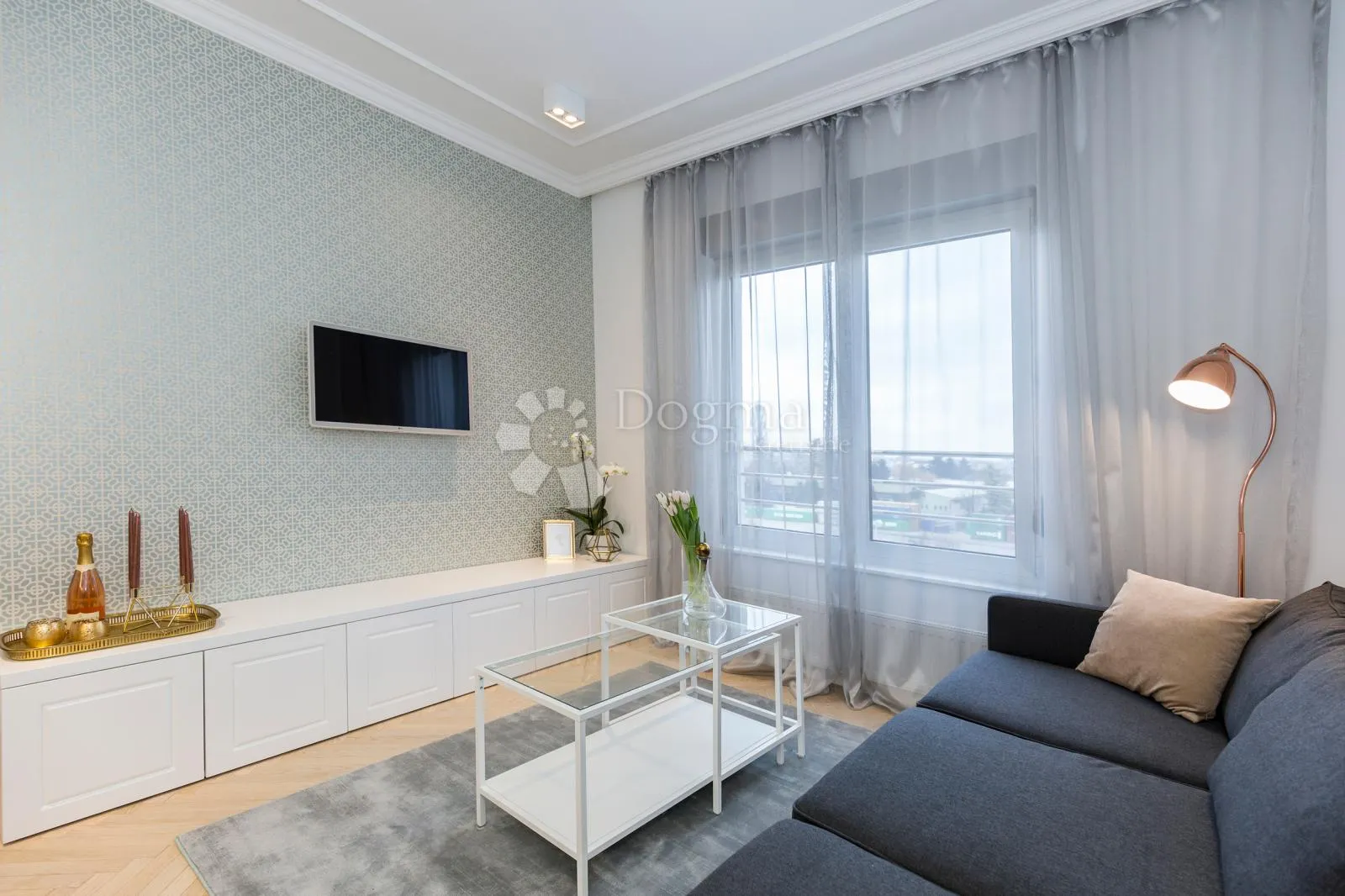 PRILIKA ILICA 2 STANA S PARKINGOM - cover