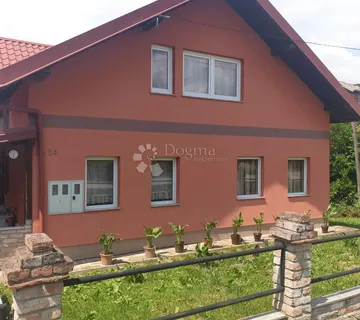 DVIJE KUĆE NA JEDNOJ PARCELI – MIR, PROSTOR I POTENCIJAL! - cover