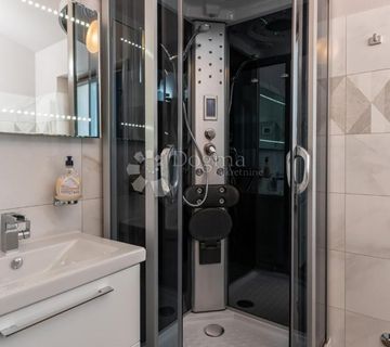 Penthouse 200 metara od mora s pogledom - cover