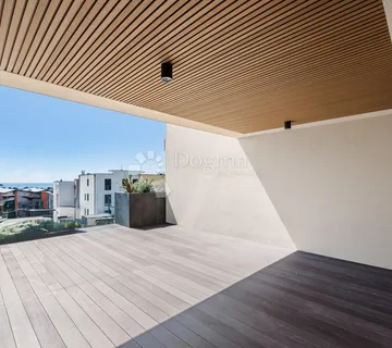 Novigrad Novogradnja – stan s natkrivenom terasom i pogledom na more - cover