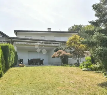 Granešina, obiteljska vila za prodaju - cover