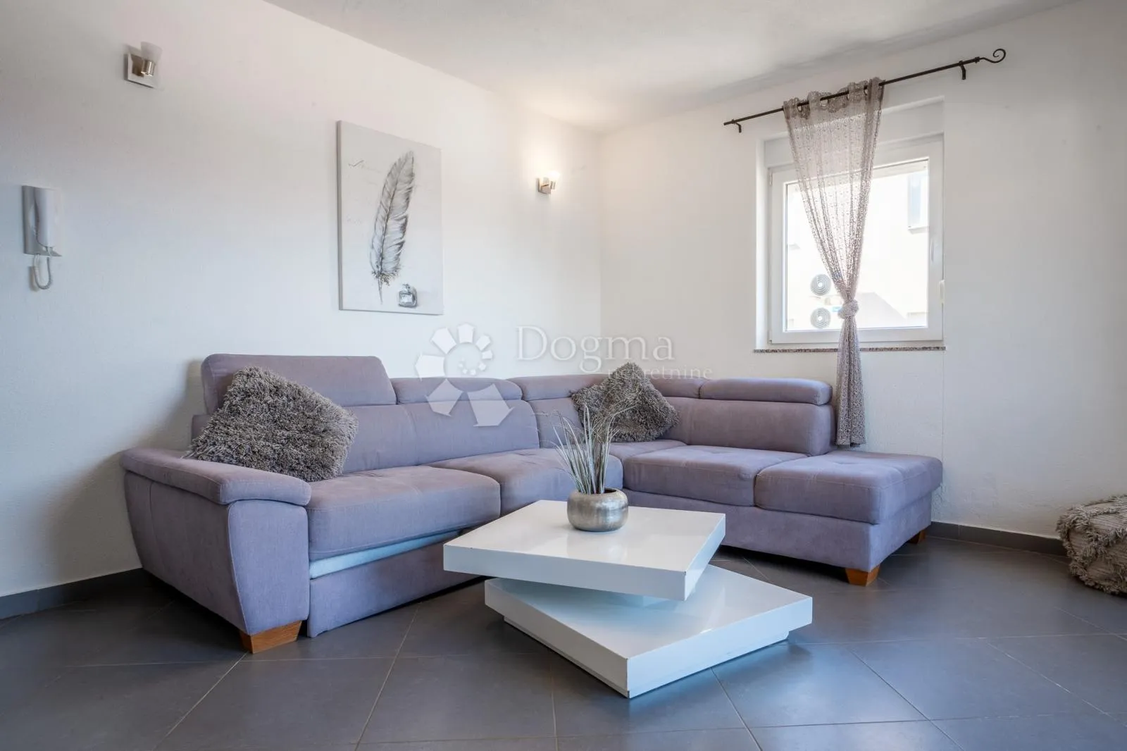 KLIMNO, apartman na samo 250m od mora - cover