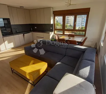 Moderan dvosoban stan Makarska - cover