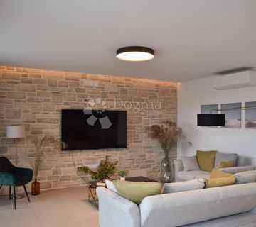 Rovinj okolica, luksuzna vila s bazenom i 3 SS - cover