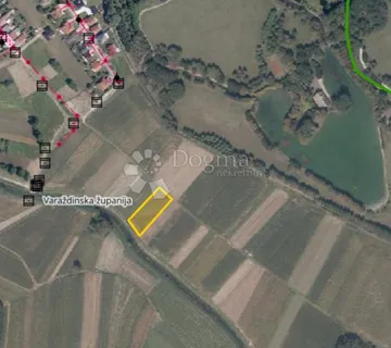 Prekrasno zemljište uz šetnicu rijeke Plitvice - cover