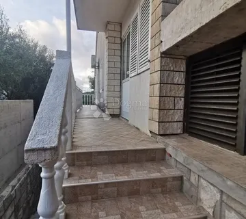 KUĆA 1.red do mora, uvala na otoku Korčuli - cover