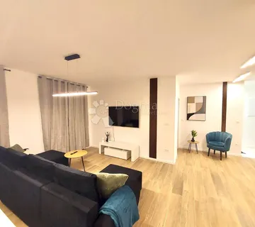 Sofisticirani stan s terasom i podnim grijanjem - prvo useljenje - cover