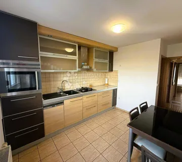 Savršen obiteljski stan! - cover