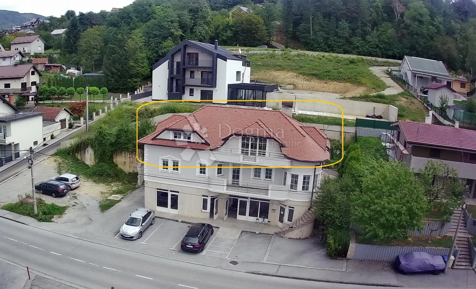 Kompletno rekonstruiran stan u potkrovlju zgrade nadomak centra Krapine! - cover