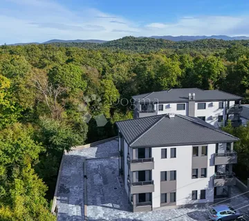 Izuzetno kvalitetna novogradnja u blizini centra Matulja - cover