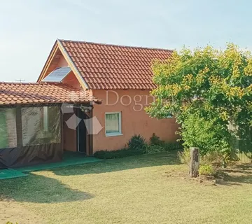 Vikendica Podgorje kod Virovitice + građevinska parcela - cover