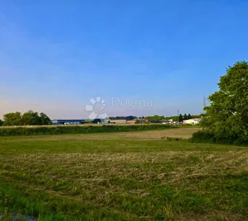 Atraktivno građevinsko zemljište 15440 m2 - cover