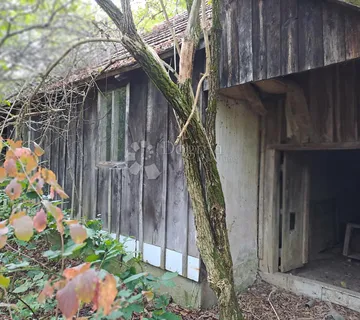 Velika kvadratura i 2kuće u napuštenom selu - cover