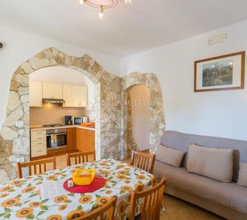 Stan za najam, 81 m², Labin - cover