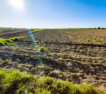 Poljoprivredno zemljište Črnec Bišupečki - cover