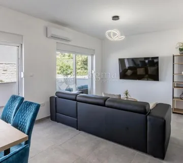 ROGOZNICA- APARTMAN 80M OD MORA S POGLEDOM - cover