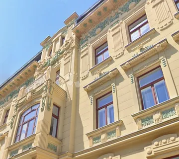 Stan u centru grada u predivnoj zgradi- 120m2 -TOP lokacija!!! - cover