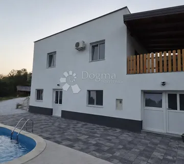 Moderna kuća s bazenom i panoramskim pogledom - cover