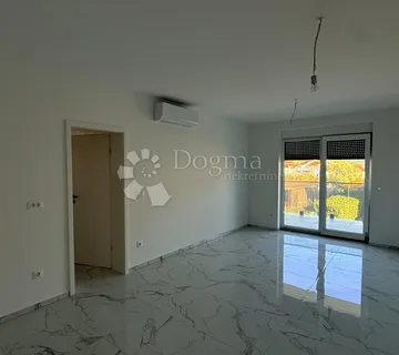 STAN S1 – PROSTRAN I MODERAN STAN, 200 m OD MORA - cover