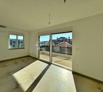 DVOSOBNI STAN S POGLEDOM NA MORE! - cover