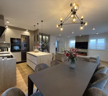 Penthouse Sesvete | 129 m2 | dizajnerski uređen - cover