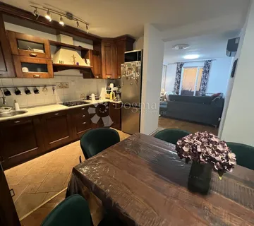 Stan za obiteljski život, Krk - cover