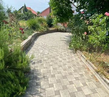 SIMPA KUĆA S POGLEDOM NA SLAVONSKI BROD! - cover