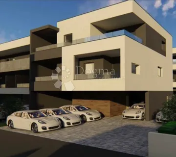Penthouse u Puli, 120 m2, mirna lokacija s prekrasnim pogledom na prirodu - cover