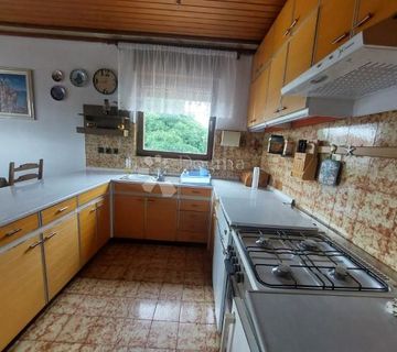 Novi Vinodolski-250m2 ,P+1+VP CENTAR - cover