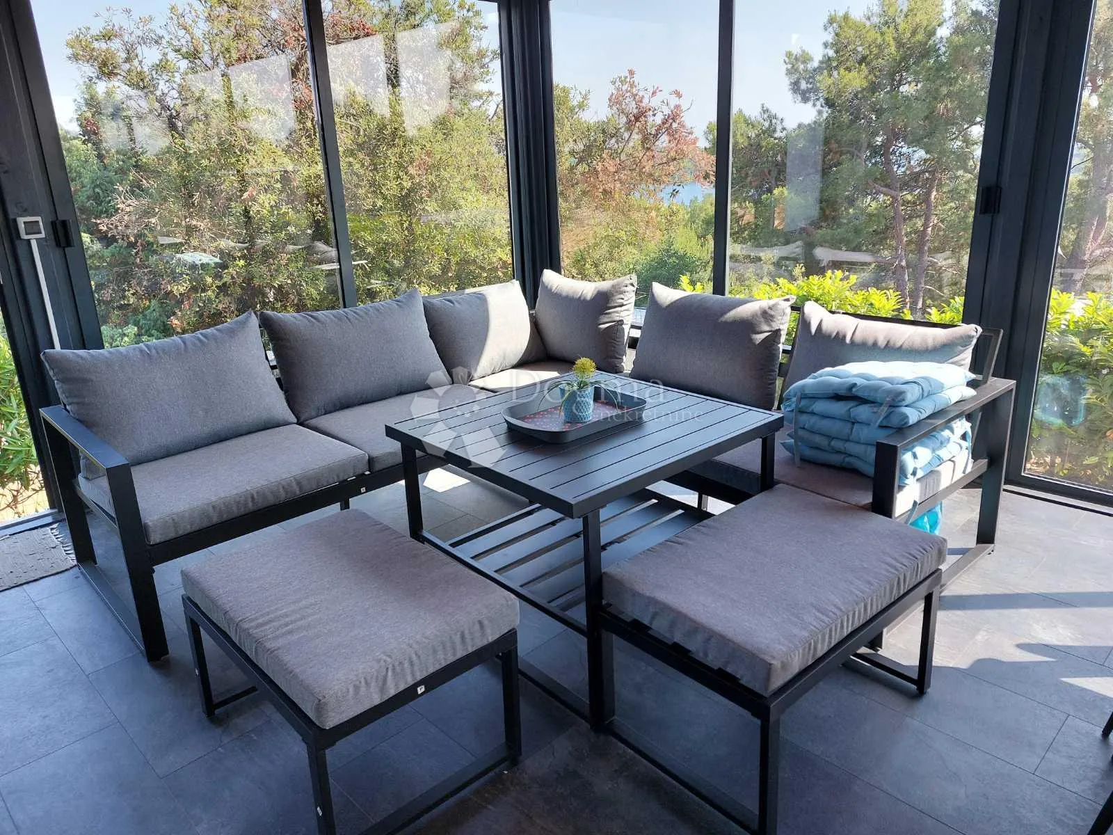 Lošinj - moderna mobilna kućica u kampu 80 m od mora! - cover