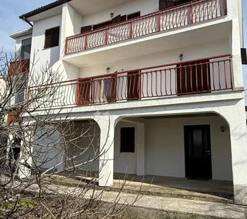 KUĆA SA 4 STANA - DRENOVA  - cover