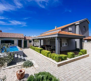  Zadar,Crno-Moderna obiteljska kuća-Grijani bazen/konoba - cover