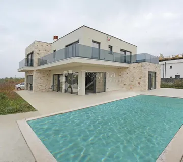 NOVOIZGRAĐNA MODERNA VILA U TARU! - cover