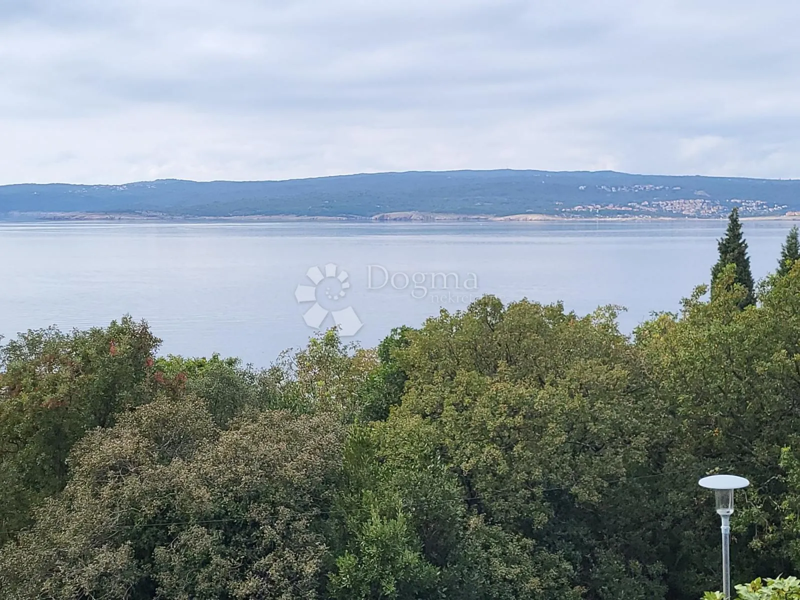 Etaža kuće blizu mora - cover