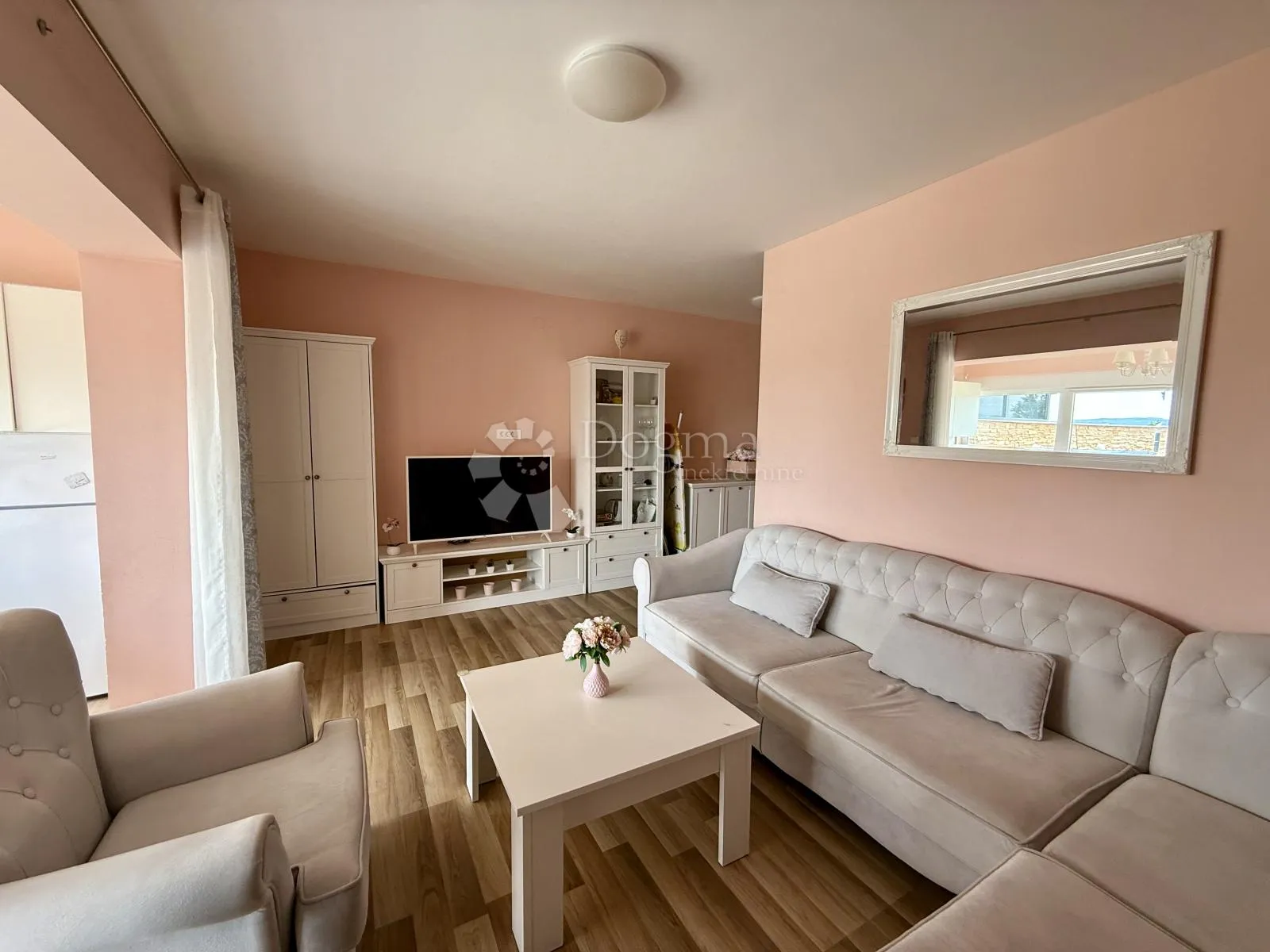 Crikvenica apartman sa okućnicom i velikim potencijalom - cover