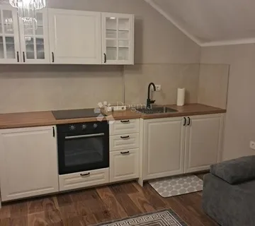 Atraktivni novoadaptirani stan u vili, centar Opatije - cover