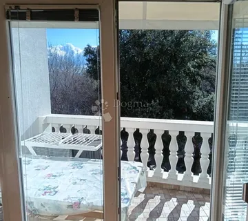 Kuća sa dva stana i poslovnim prostorom (Vodice) - cover