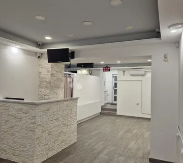 PRILIKA!Poslovni prostor s izlogom! - cover