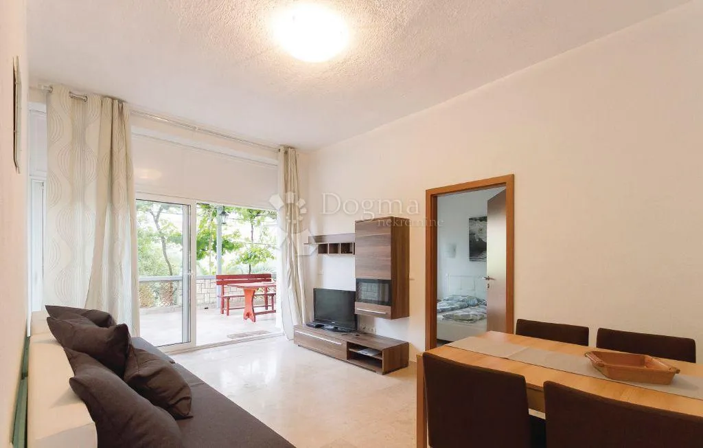 Super apartman u prizemlju 150 m od mora. Barbat - cover