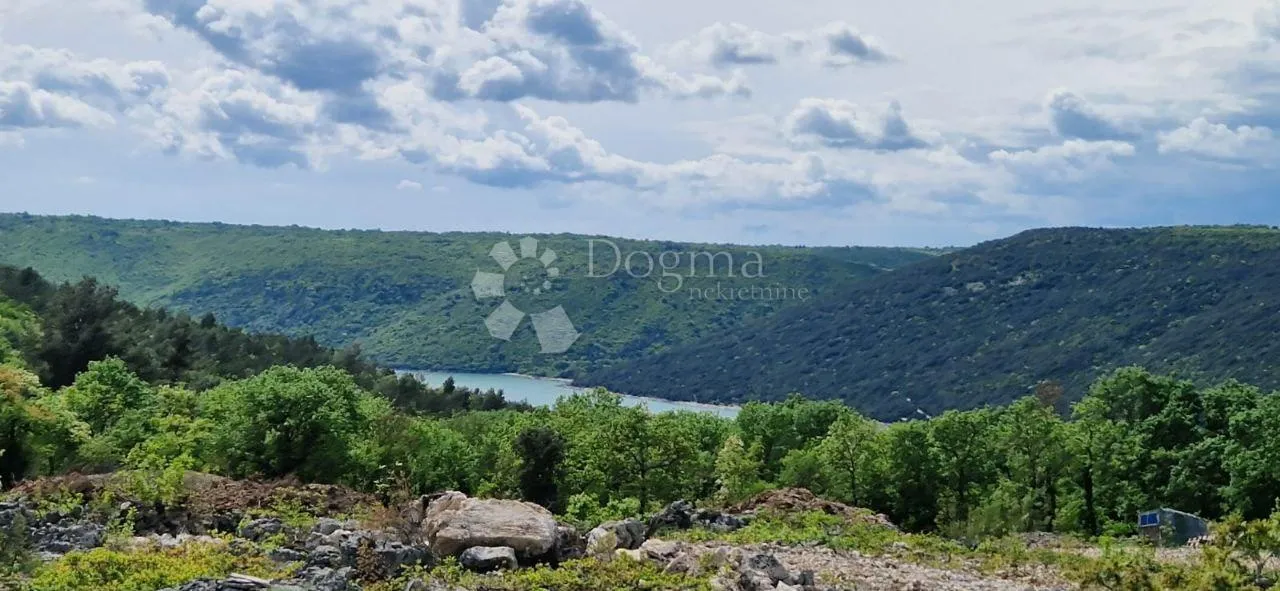GRAĐEVINSKO ZEMLJIŠTE S POGLEDOM NA MORE, okolica Labina - cover